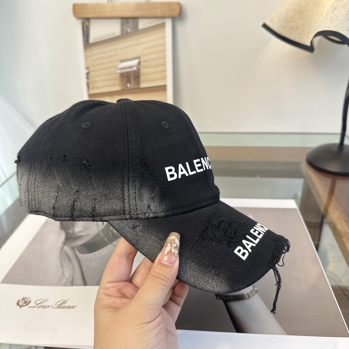 新品Balenciaga 巴黎世家字母新款棒球帽现货秒发🧢简约时尚超级无敌好看的帽子！情侣款！