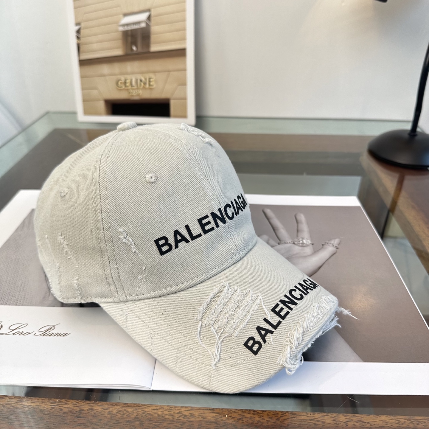 新品Balenciaga 巴黎世家字母新款棒球帽现货秒发🧢简约时尚超级无敌好看的帽子！情侣款！