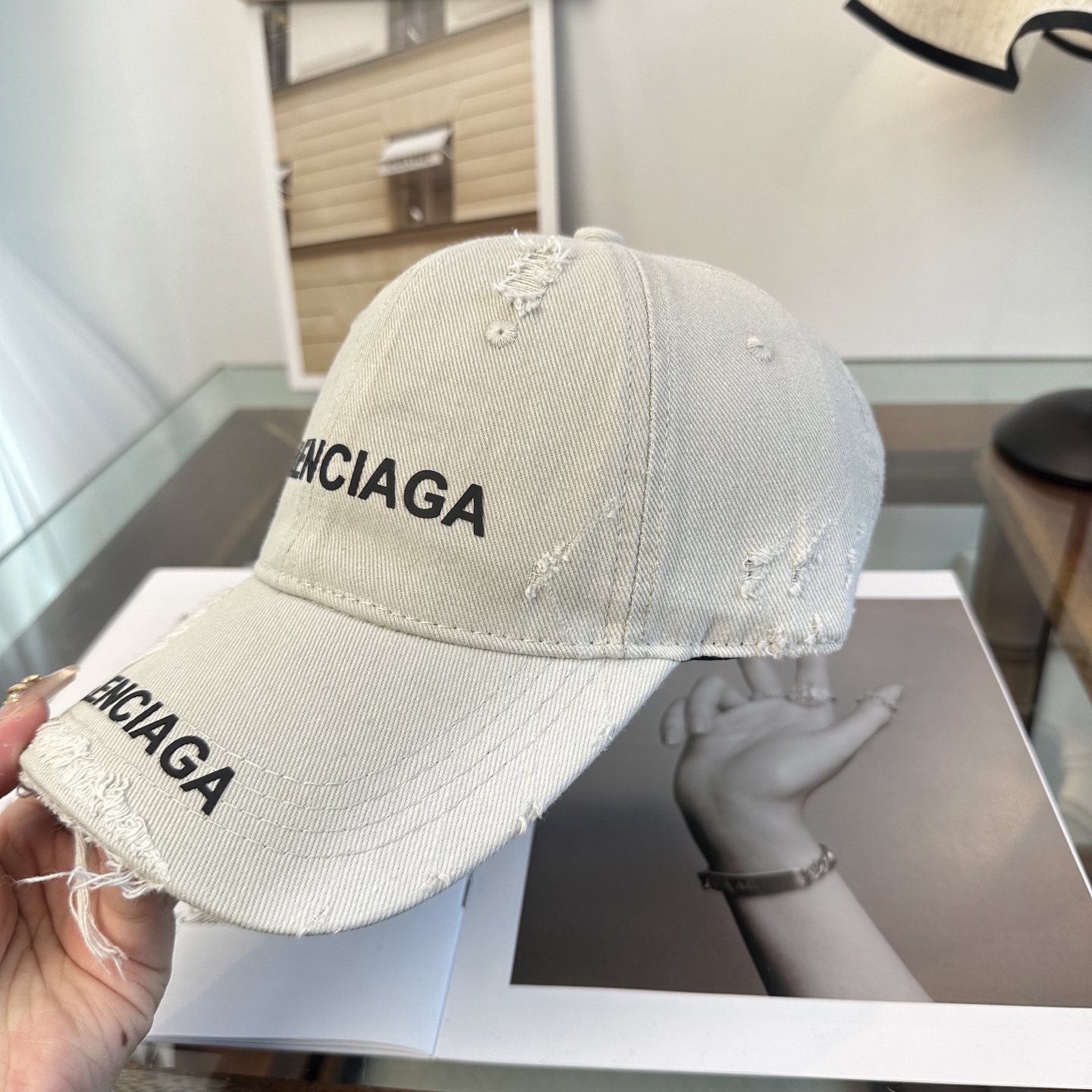 新品Balenciaga 巴黎世家字母新款棒球帽现货秒发🧢简约时尚超级无敌好看的帽子！情侣款！