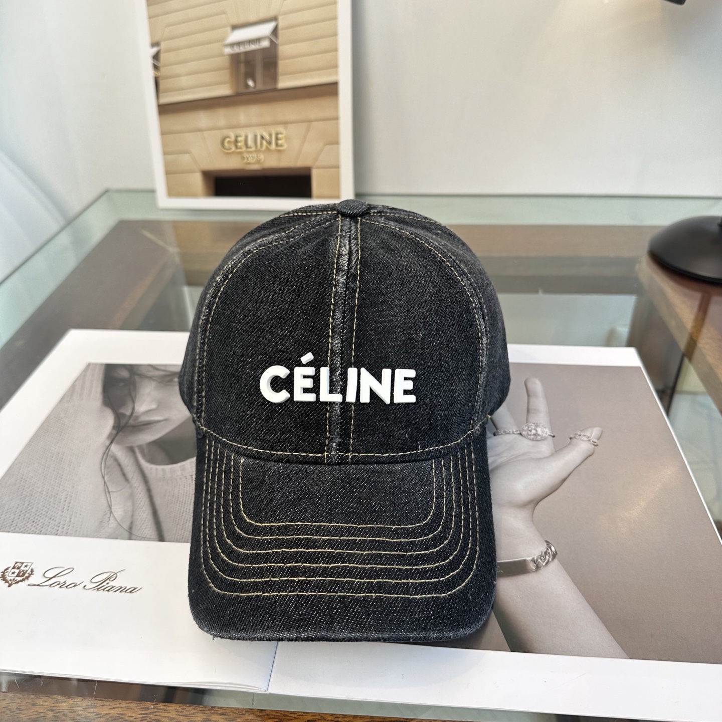 Celine CELINE（赛琳）简约 最新棒球帽，潮流，高端做工 每一个帽子都是用心之作 非一般的品质，男女均可