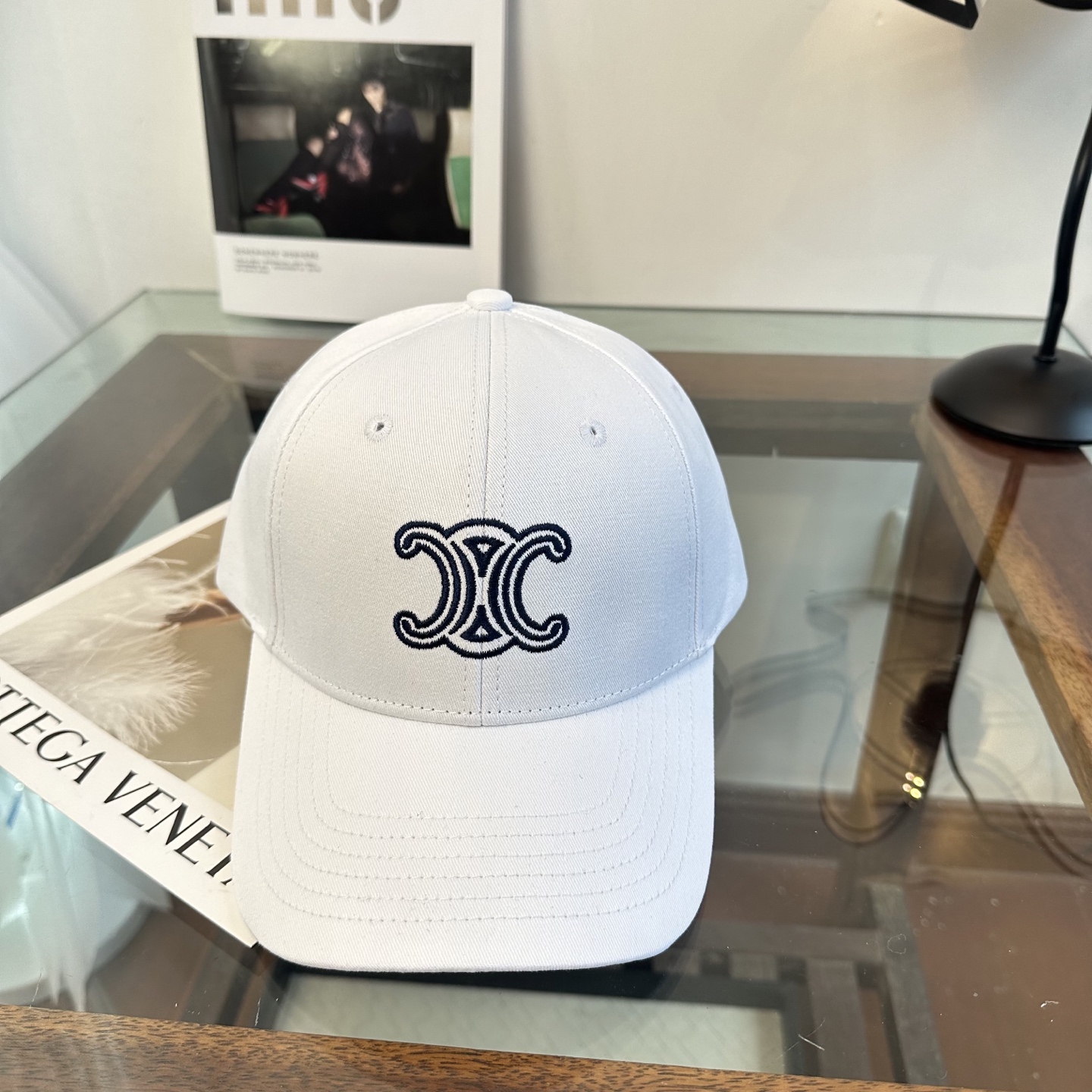爆款CELINE（赛琳）简约明星同款最新棒球帽，时尚潮流，高端做工！每一个帽子都是用心之作！非一般的品质