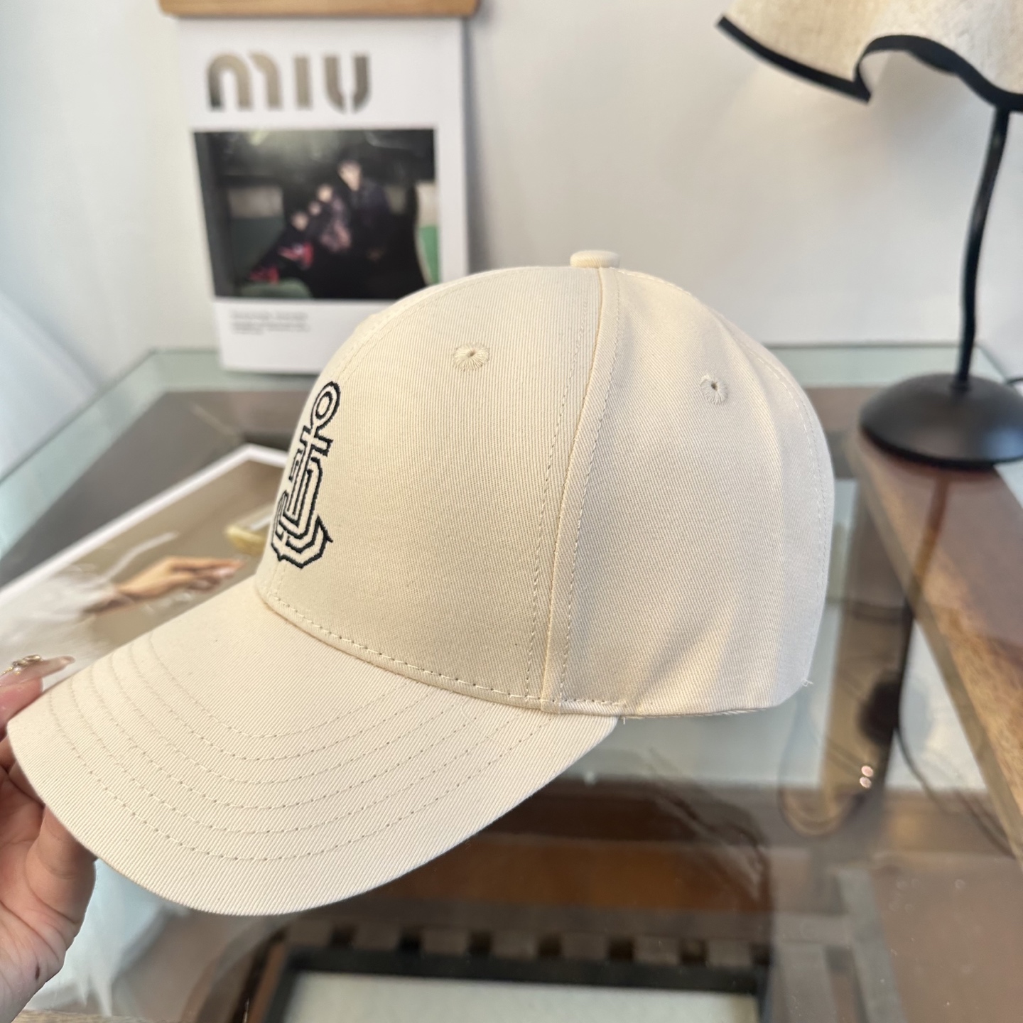 爆款CELINE（赛琳）简约明星同款最新棒球帽，时尚潮流，高端做工！每一个帽子都是用心之作！非一般的品质