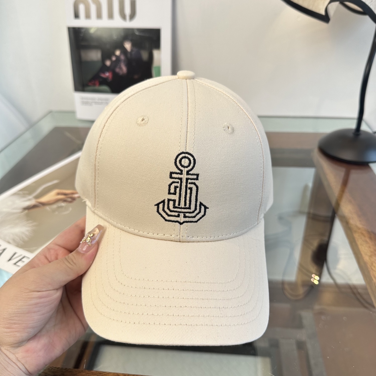 爆款CELINE（赛琳）简约明星同款最新棒球帽，时尚潮流，高端做工！每一个帽子都是用心之作！非一般的品质