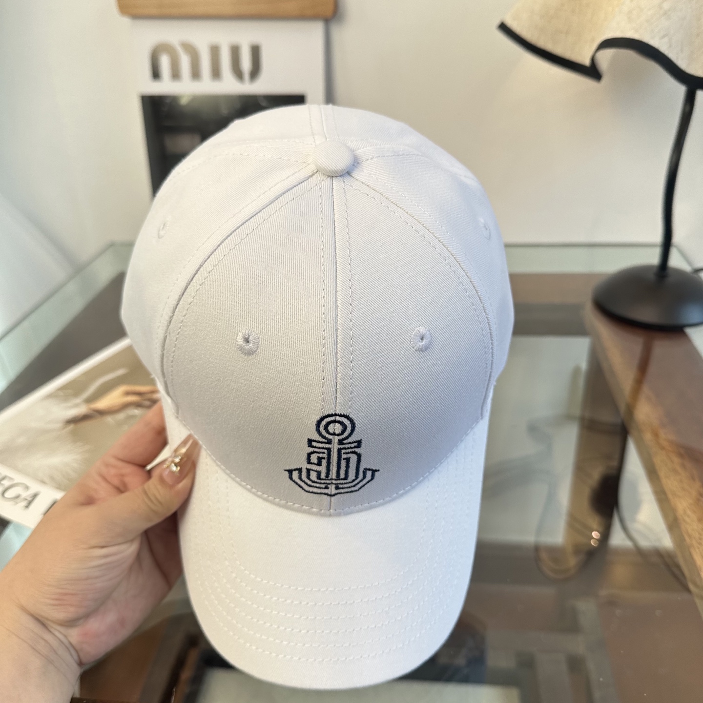 爆款CELINE（赛琳）简约明星同款最新棒球帽，时尚潮流，高端做工！每一个帽子都是用心之作！非一般的品质