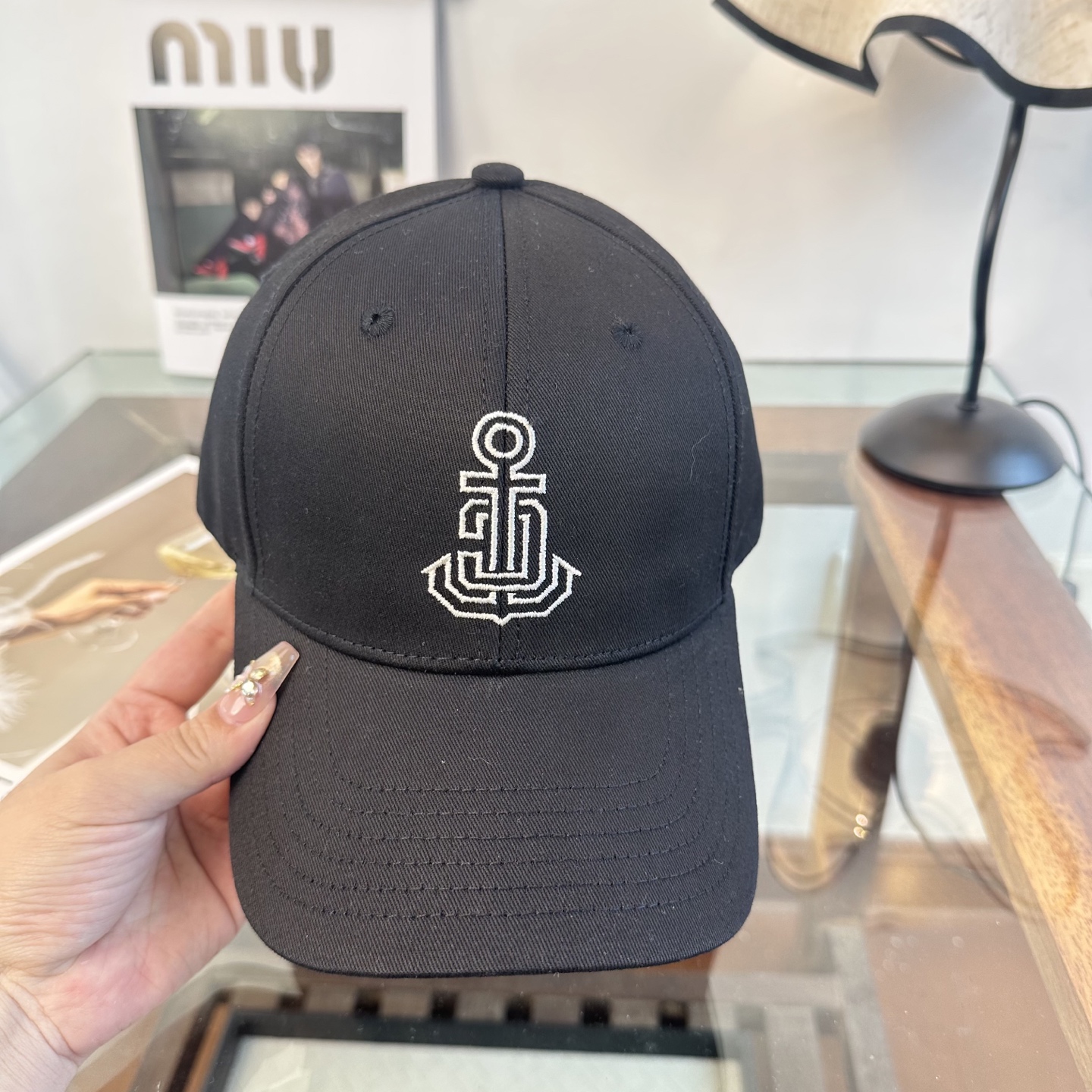 爆款CELINE（赛琳）简约明星同款最新棒球帽，时尚潮流，高端做工！每一个帽子都是用心之作！非一般的品质