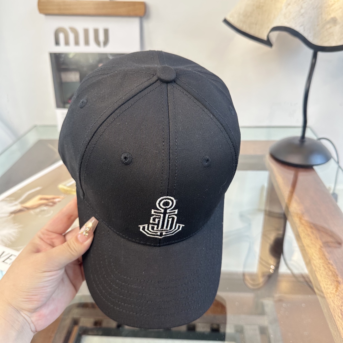 爆款CELINE（赛琳）简约明星同款最新棒球帽，时尚潮流，高端做工！每一个帽子都是用心之作！非一般的品质