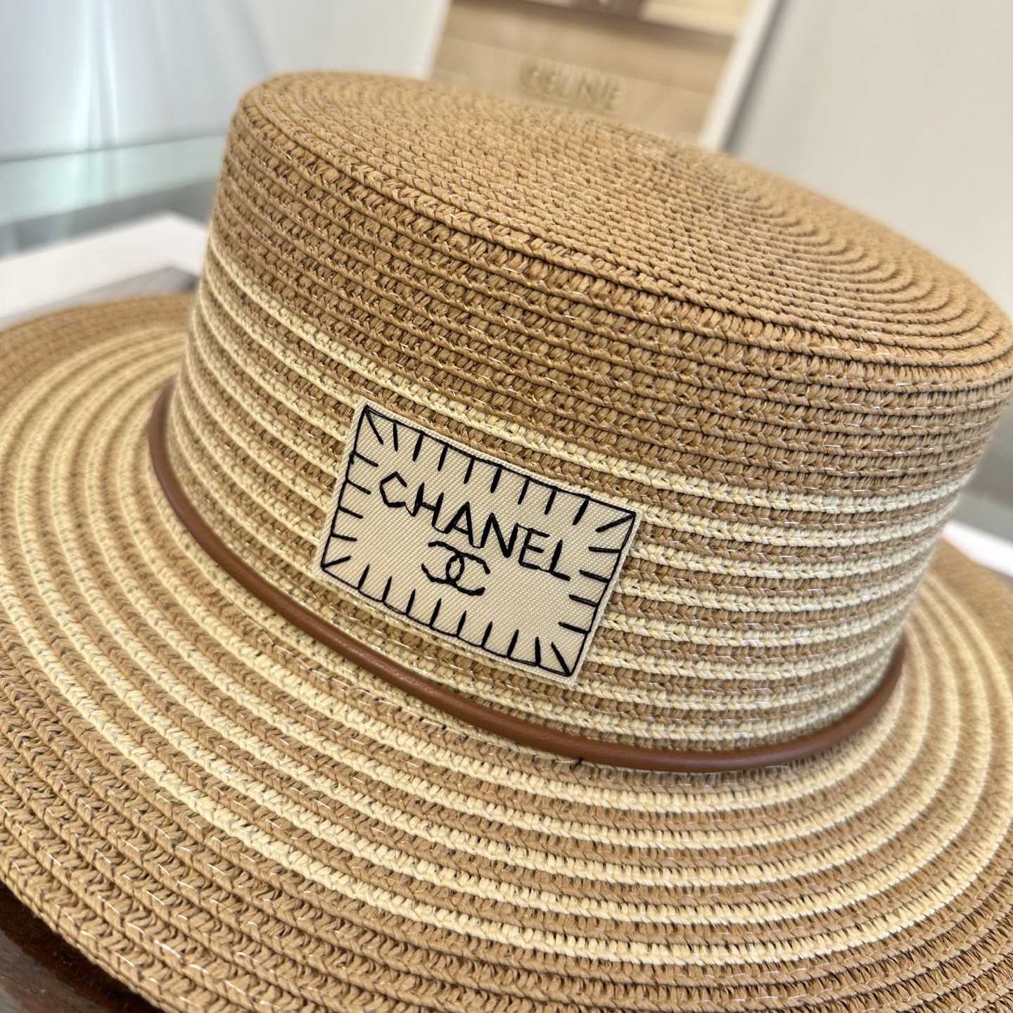 CHANEL香奈儿2026新款平顶草帽 夏天海边首选～新款材质编织而成～质感满分💯