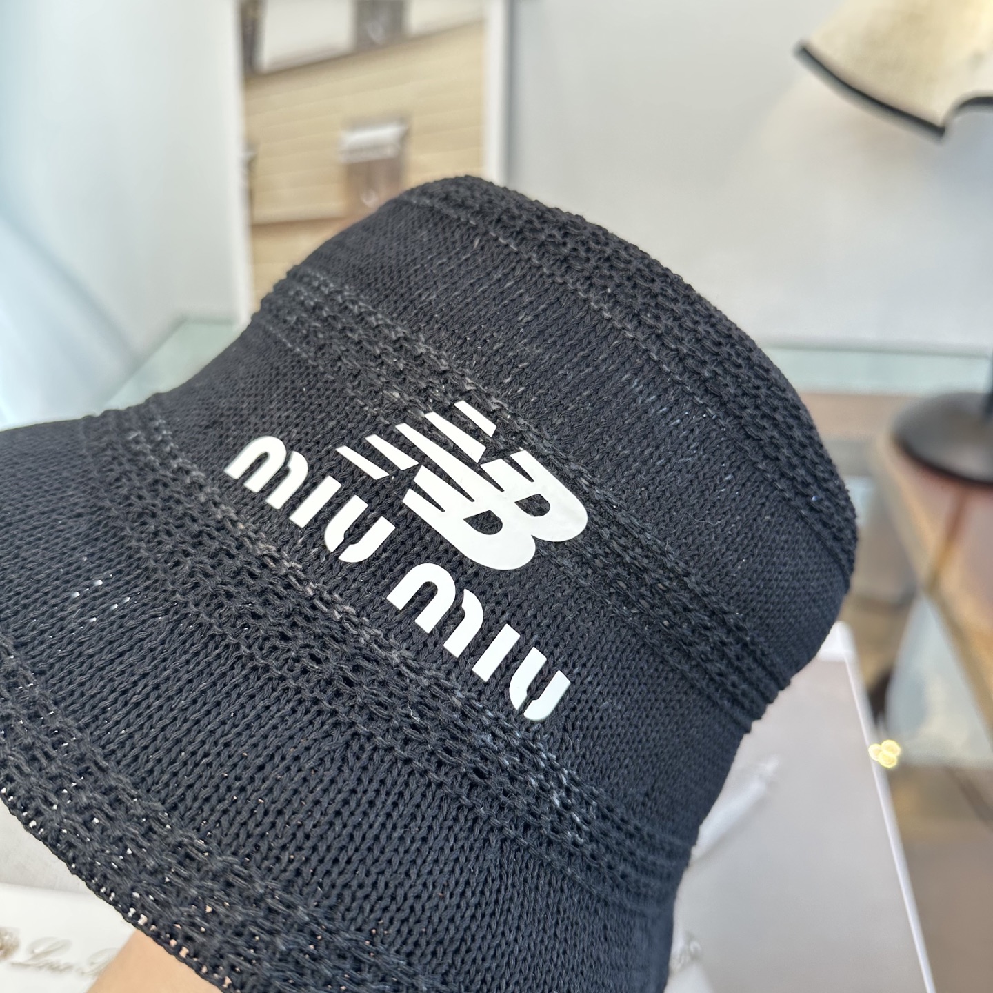 缪缪miumiu渔夫帽 让兼顾时尚和遮阳的简约桶帽出游拍照📷拗造型必备敲显脸小