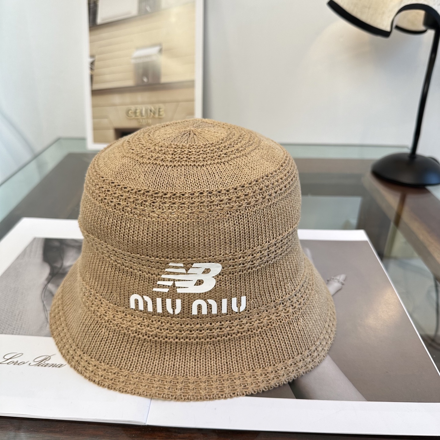 缪缪miumiu渔夫帽 让兼顾时尚和遮阳的简约桶帽出游拍照📷拗造型必备敲显脸小