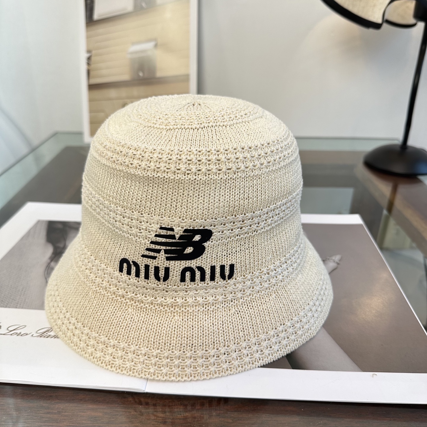缪缪miumiu渔夫帽 让兼顾时尚和遮阳的简约桶帽出游拍照📷拗造型必备敲显脸小