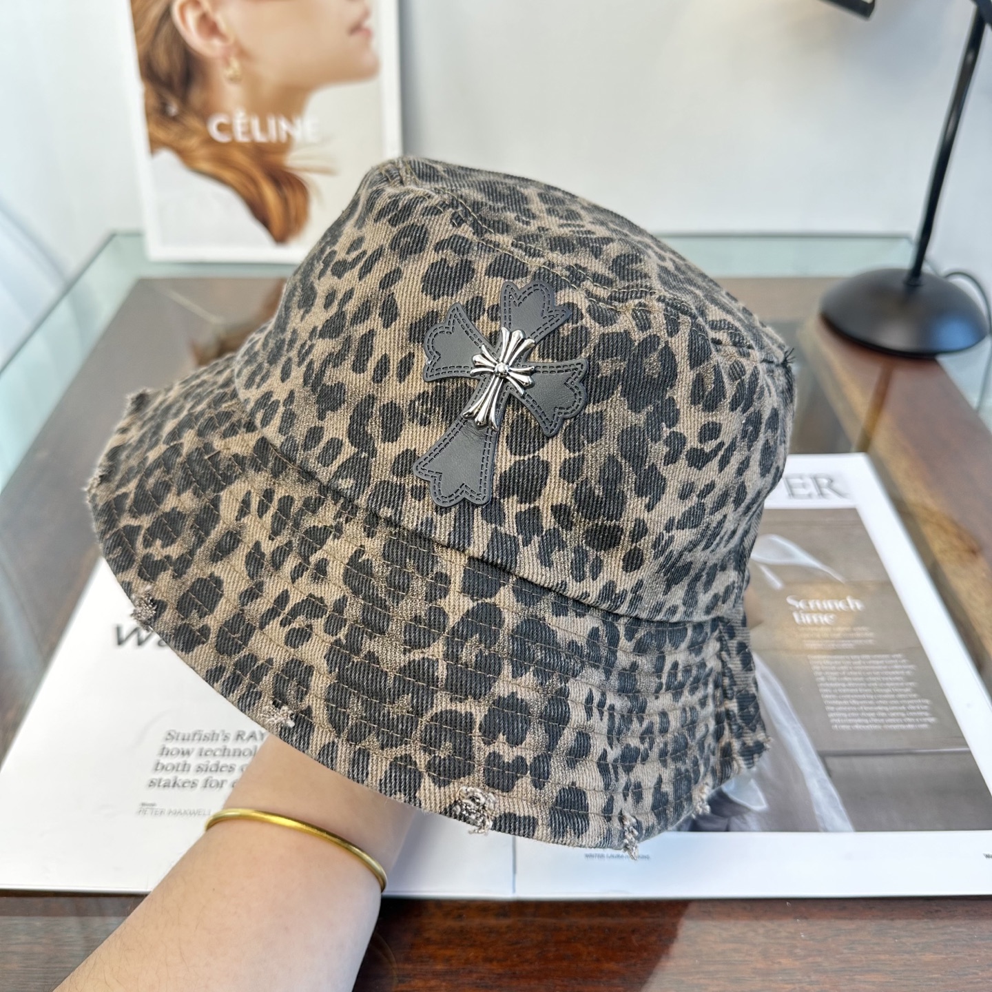 Chrome Hearts 克罗心豹纹 拼皮十字架 渔夫帽，男女同款。