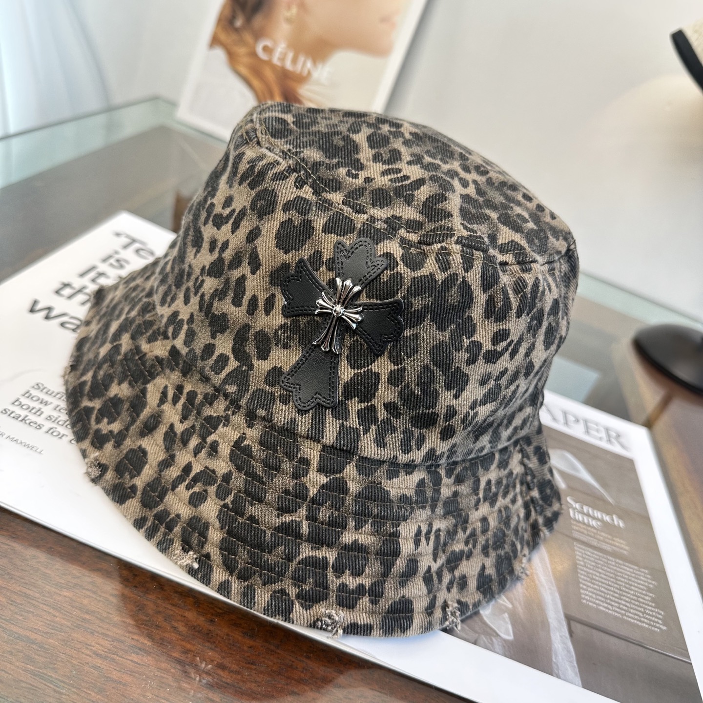 Chrome Hearts 克罗心豹纹 拼皮十字架 渔夫帽，男女同款。