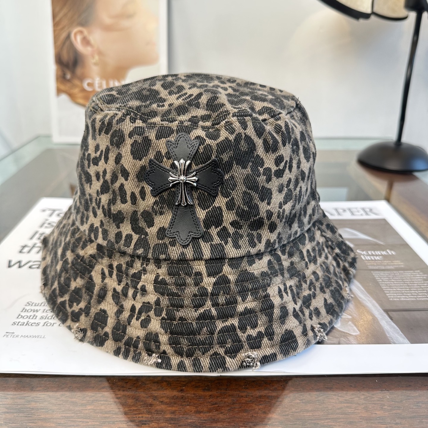 Chrome Hearts 克罗心豹纹 拼皮十字架 渔夫帽，男女同款。