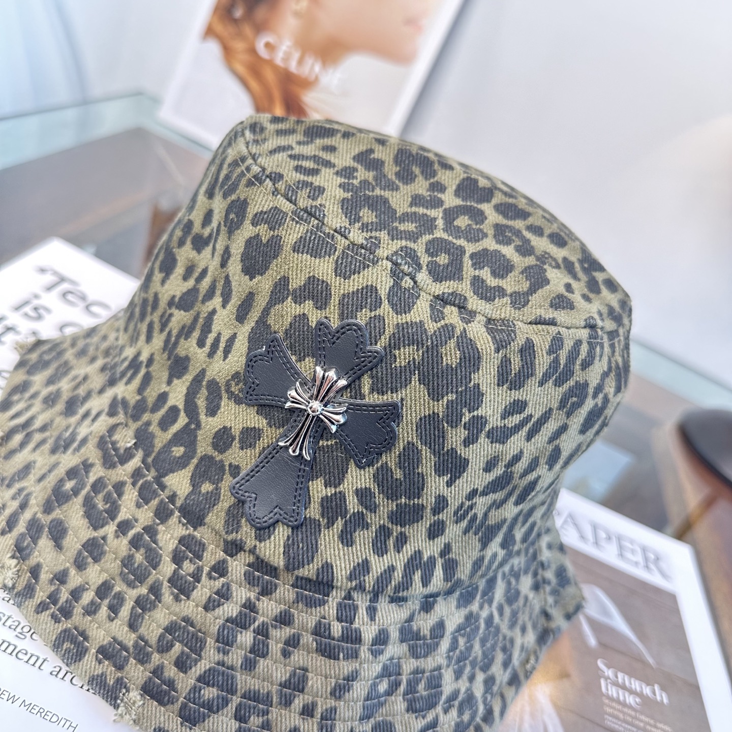 Chrome Hearts 克罗心豹纹 拼皮十字架 渔夫帽，男女同款。