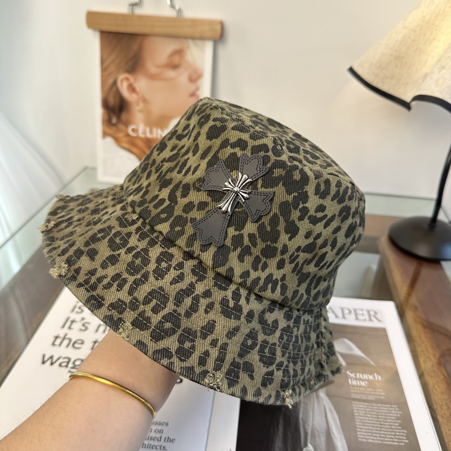 Chrome Hearts 克罗心豹纹 拼皮十字架 渔夫帽，男女同款。