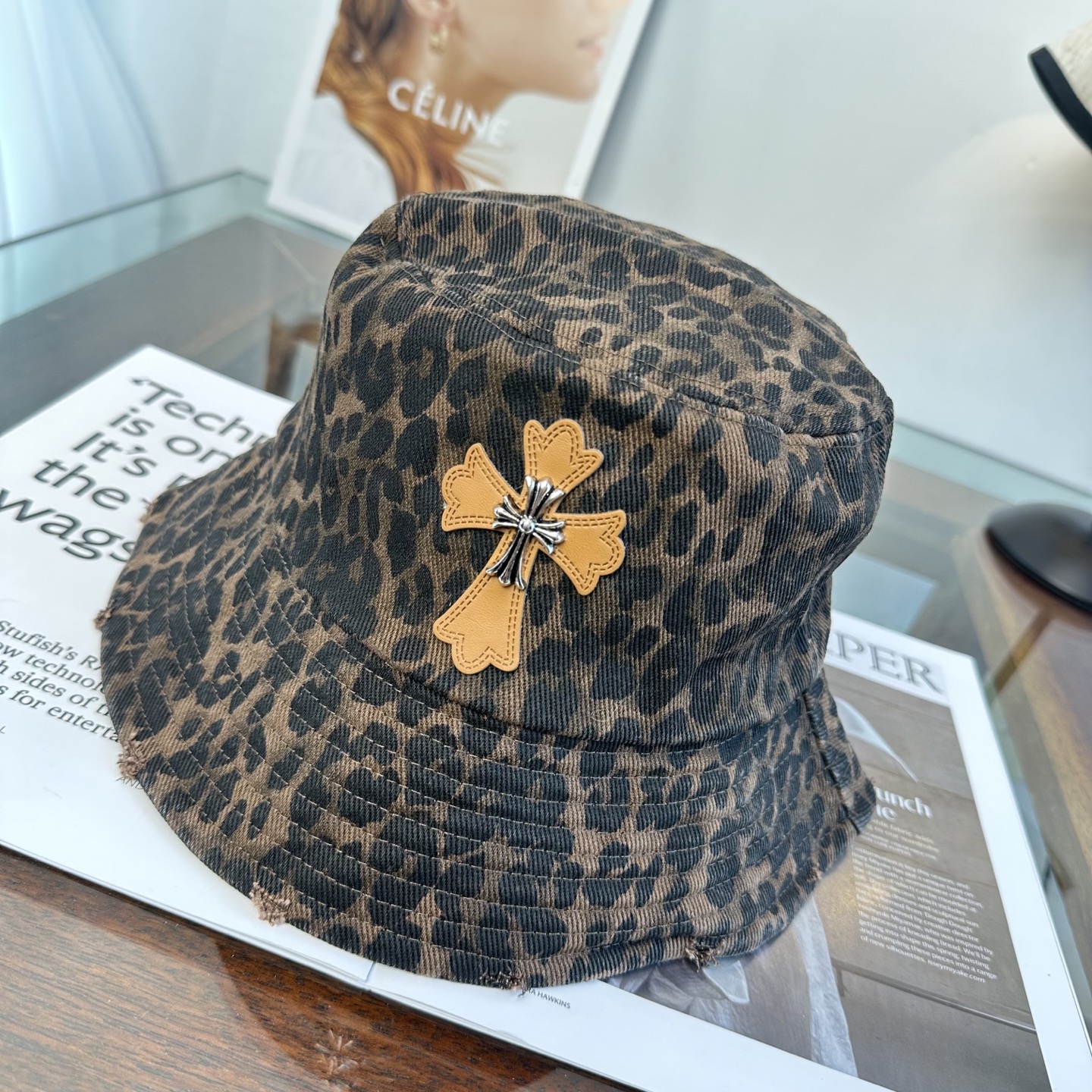 Chrome Hearts 克罗心豹纹 拼皮十字架 渔夫帽，男女同款。