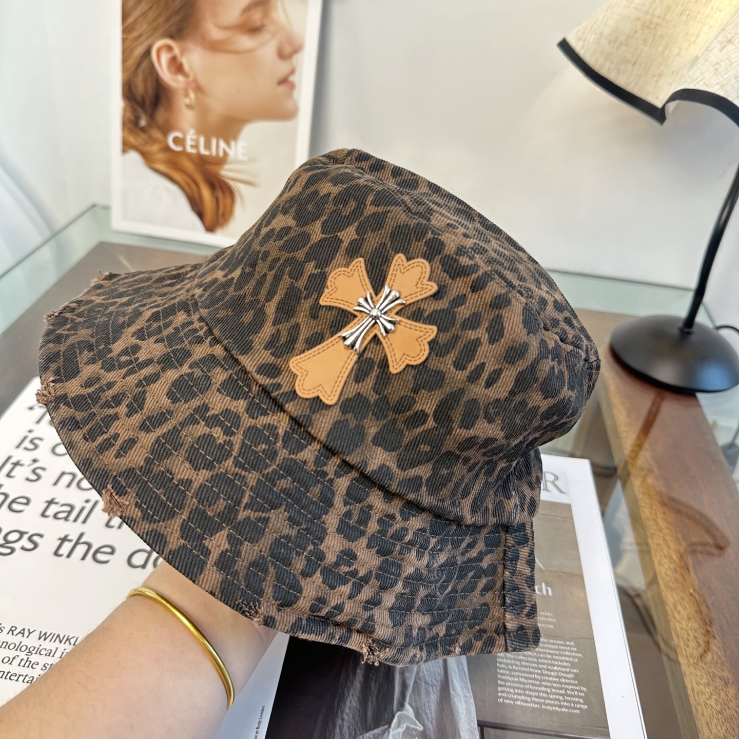 Chrome Hearts 克罗心豹纹 拼皮十字架 渔夫帽，男女同款。