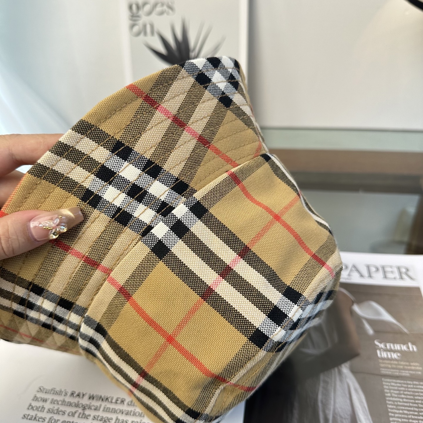 Burberry（巴宝莉）原单渔夫帽 专柜热卖款 轻盈透气。完美版型，对格精准无误，原厂品质，独家实物拍