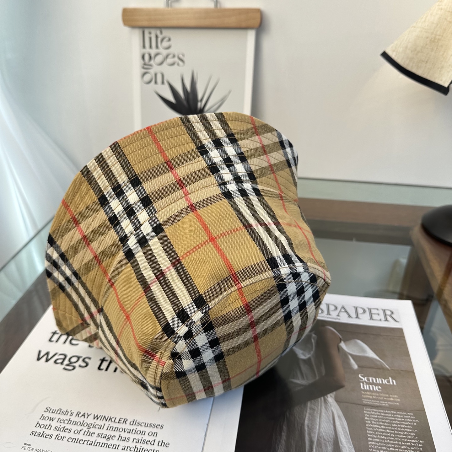 Burberry（巴宝莉）原单渔夫帽 专柜热卖款 轻盈透气。完美版型，对格精准无误，原厂品质，独家实物拍