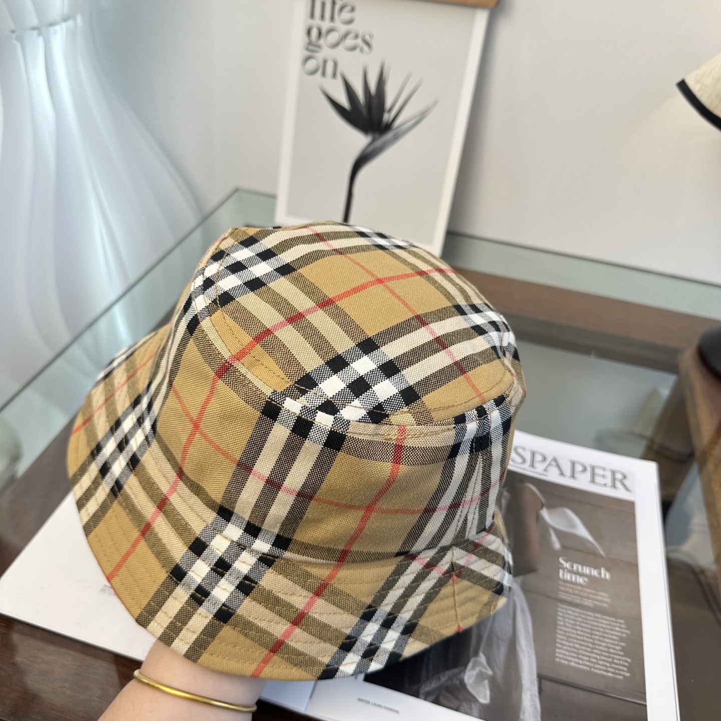 Burberry（巴宝莉）原单渔夫帽 专柜热卖款 轻盈透气。完美版型，对格精准无误，原厂品质，独家实物拍