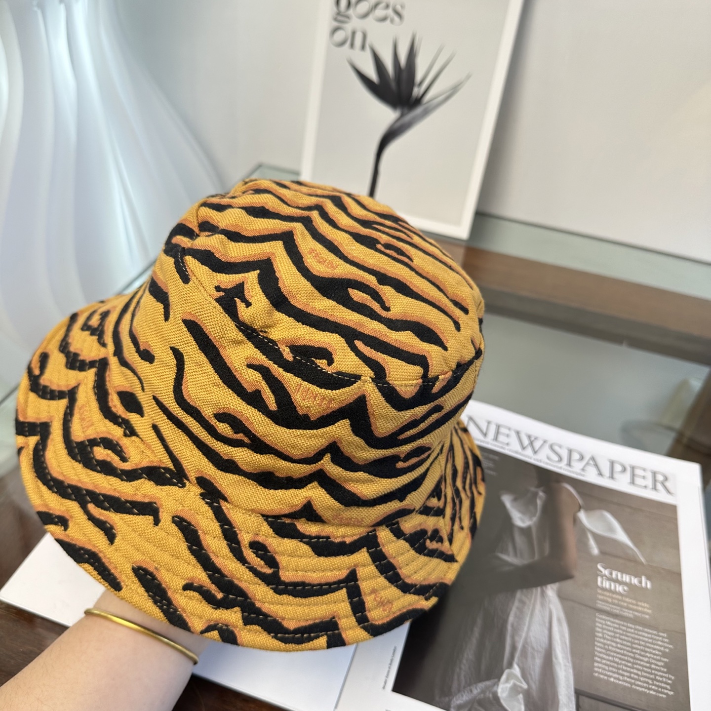Fendi FEND芬迪 渔夫帽 款 轻盈透气。完美版型，对格精准无误， 品质，独家 摄，男女适用