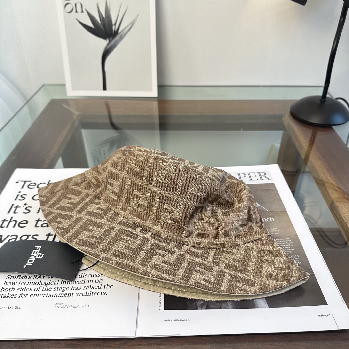 Fendi FEND芬迪 渔夫帽 款 轻盈透气。完美版型，对格精准无误， 品质，独家 摄，男女适用
