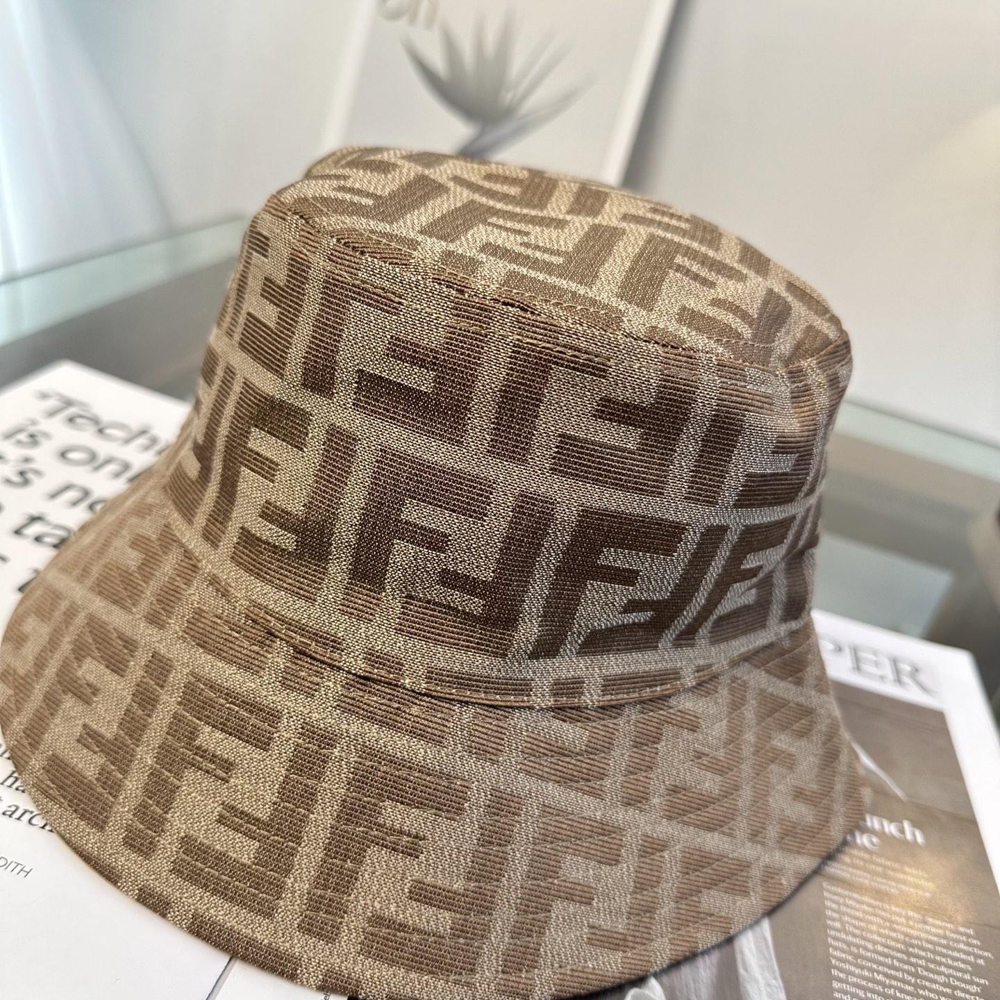 Fendi FEND芬迪 渔夫帽 款 轻盈透气。完美版型，对格精准无误， 品质，独家 摄，男女适用