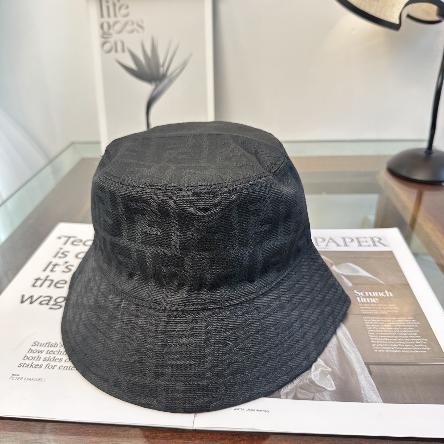 Fendi FEND芬迪 渔夫帽 款 轻盈透气。完美版型，对格精准无误， 品质，独家 摄，男女适用