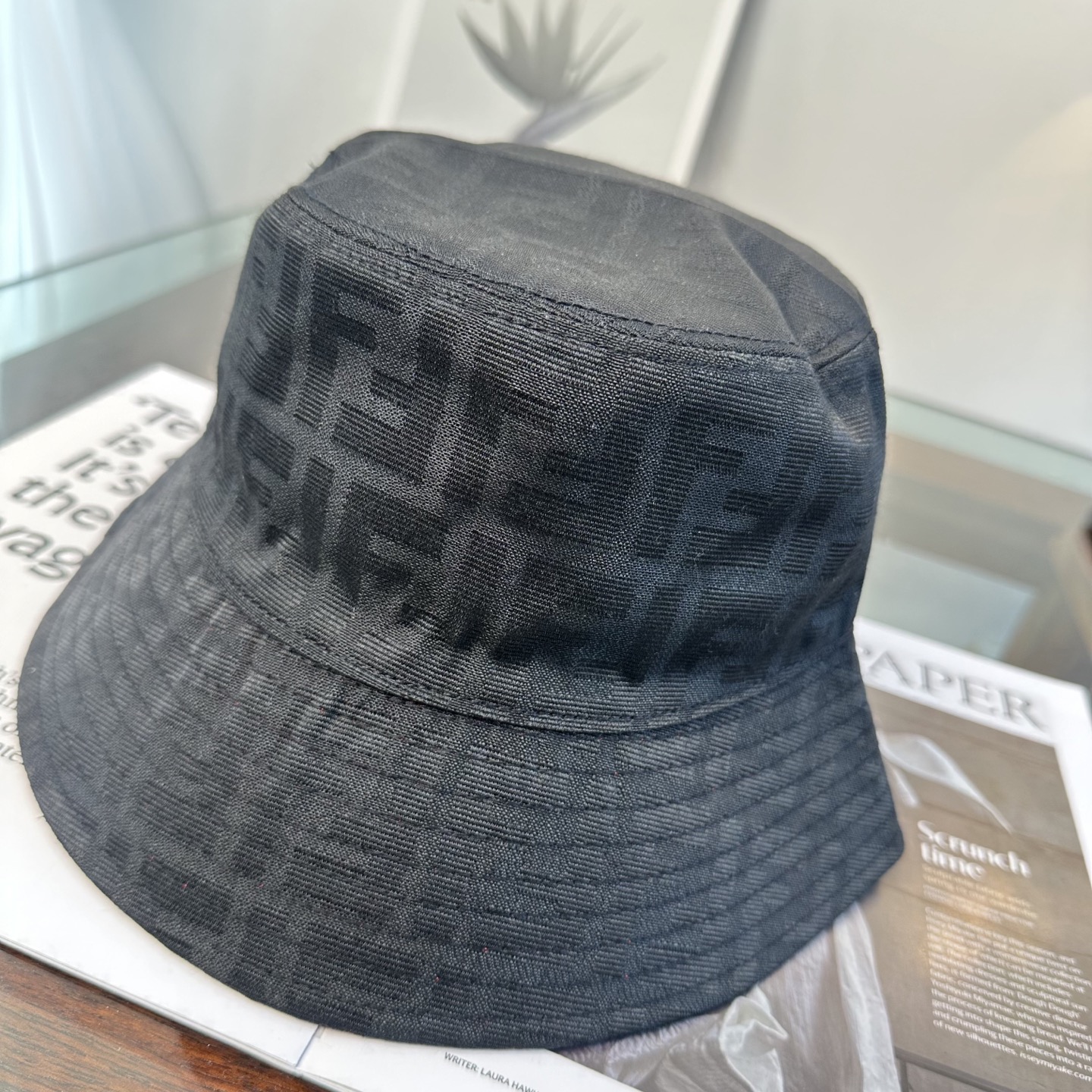 Fendi FEND芬迪 渔夫帽 款 轻盈透气。完美版型，对格精准无误， 品质，独家 摄，男女适用