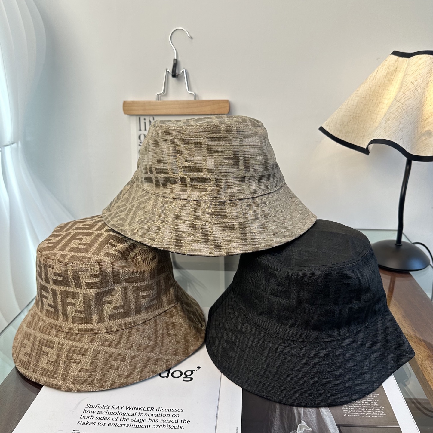 Fendi FEND芬迪 渔夫帽 款 轻盈透气。完美版型，对格精准无误， 品质，独家 摄，男女适用