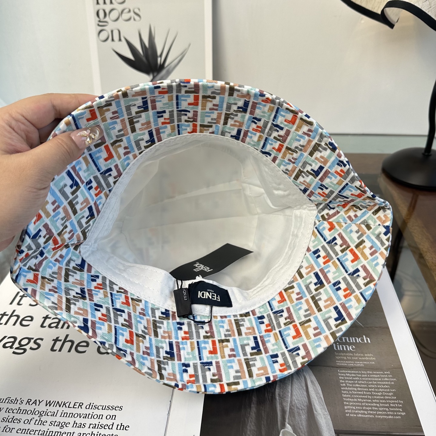 FEND芬迪 原单渔夫帽 专柜热卖款 轻盈透气。完美版型，对格精准无误，原厂品质，独家实物拍摄，男女适用