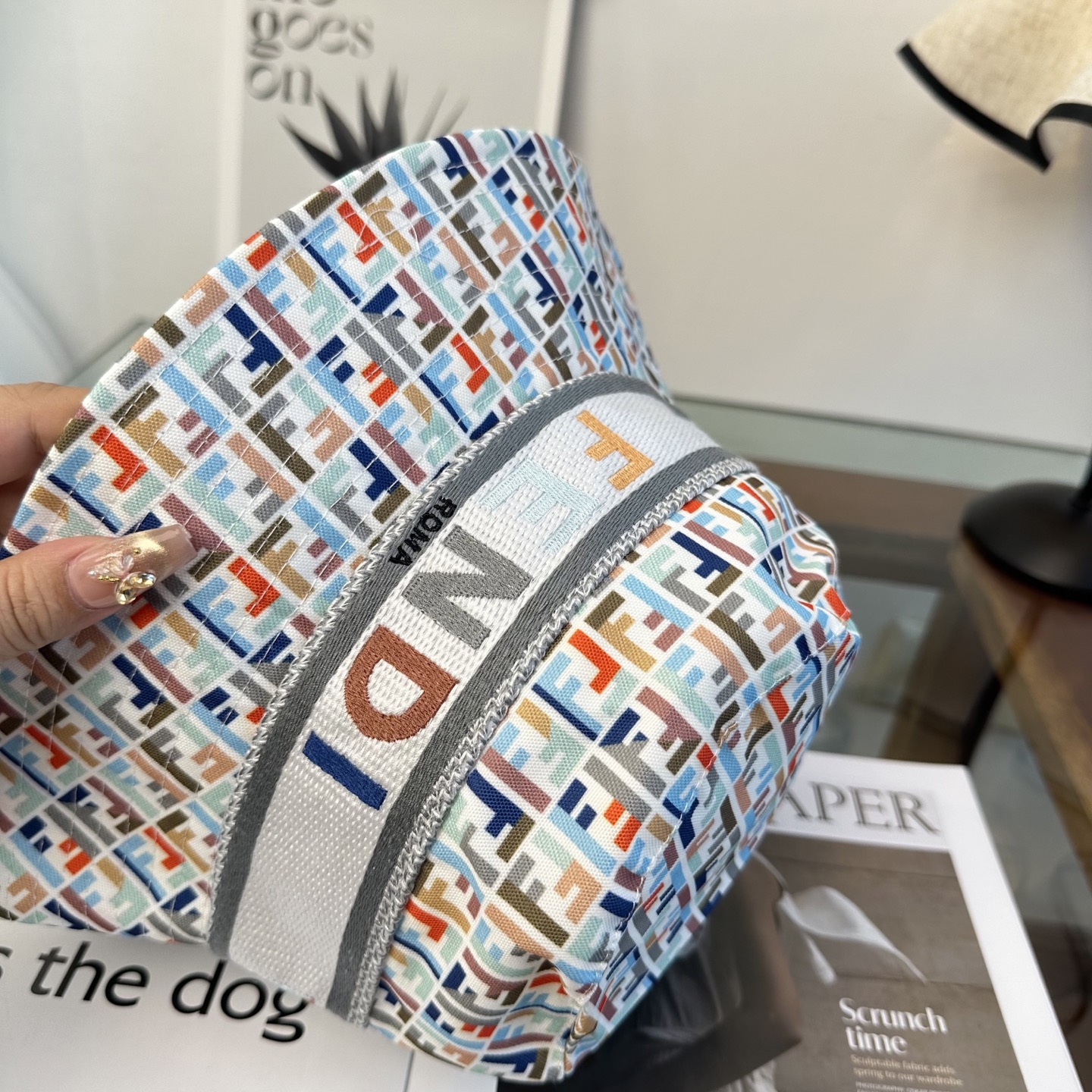 FEND芬迪 原单渔夫帽 专柜热卖款 轻盈透气。完美版型，对格精准无误，原厂品质，独家实物拍摄，男女适用