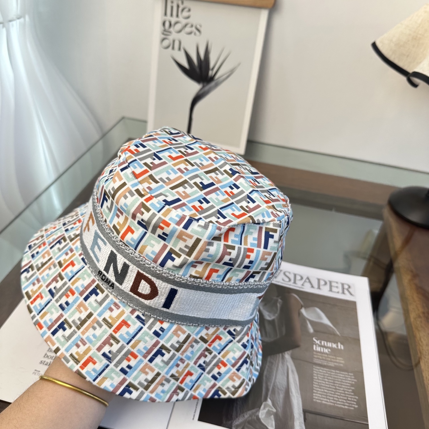 FEND芬迪 原单渔夫帽 专柜热卖款 轻盈透气。完美版型，对格精准无误，原厂品质，独家实物拍摄，男女适用