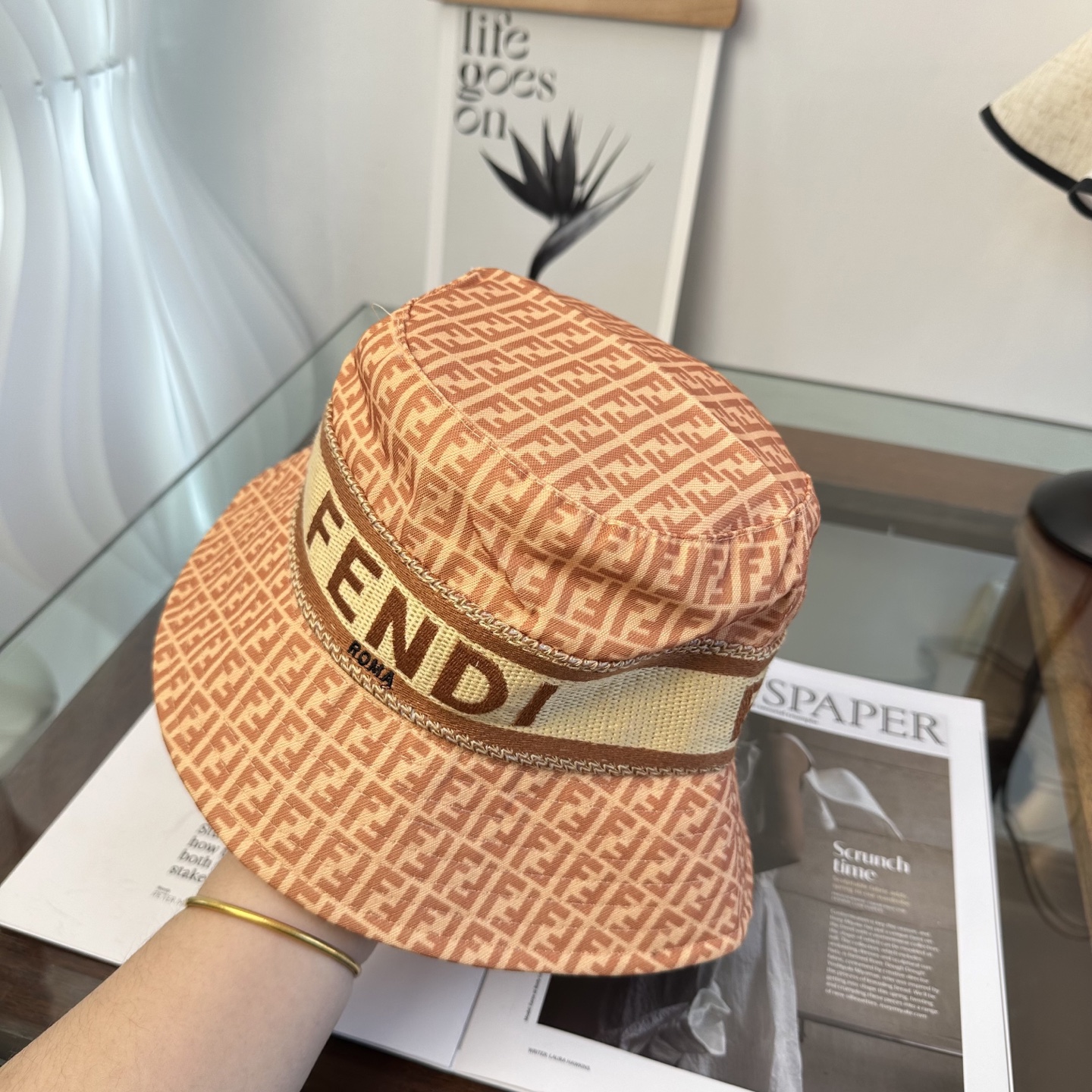 FEND芬迪 原单渔夫帽 专柜热卖款 轻盈透气。完美版型，对格精准无误，原厂品质，独家实物拍摄，男女适用