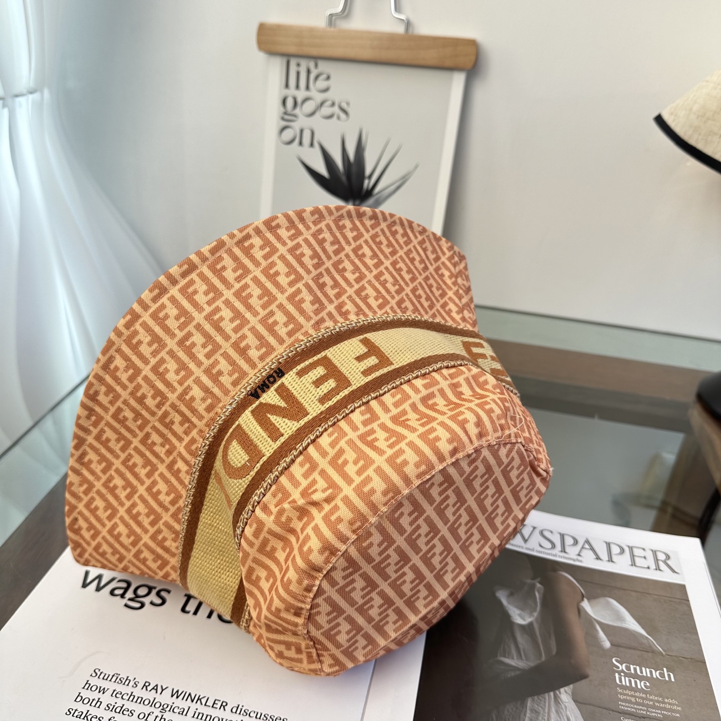 FEND芬迪 原单渔夫帽 专柜热卖款 轻盈透气。完美版型，对格精准无误，原厂品质，独家实物拍摄，男女适用