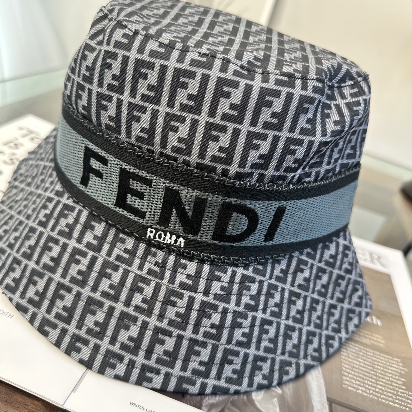 FEND芬迪 原单渔夫帽 专柜热卖款 轻盈透气。完美版型，对格精准无误，原厂品质，独家实物拍摄，男女适用