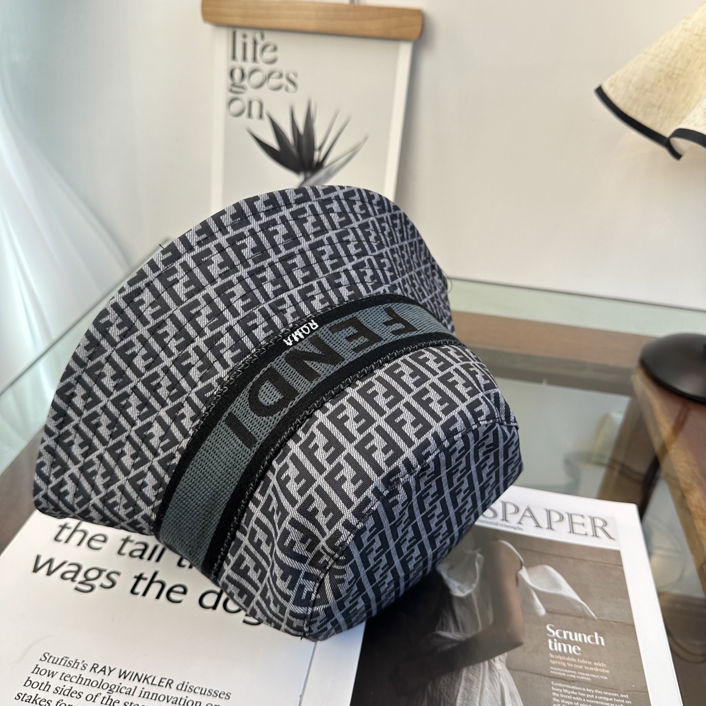 FEND芬迪 原单渔夫帽 专柜热卖款 轻盈透气。完美版型，对格精准无误，原厂品质，独家实物拍摄，男女适用