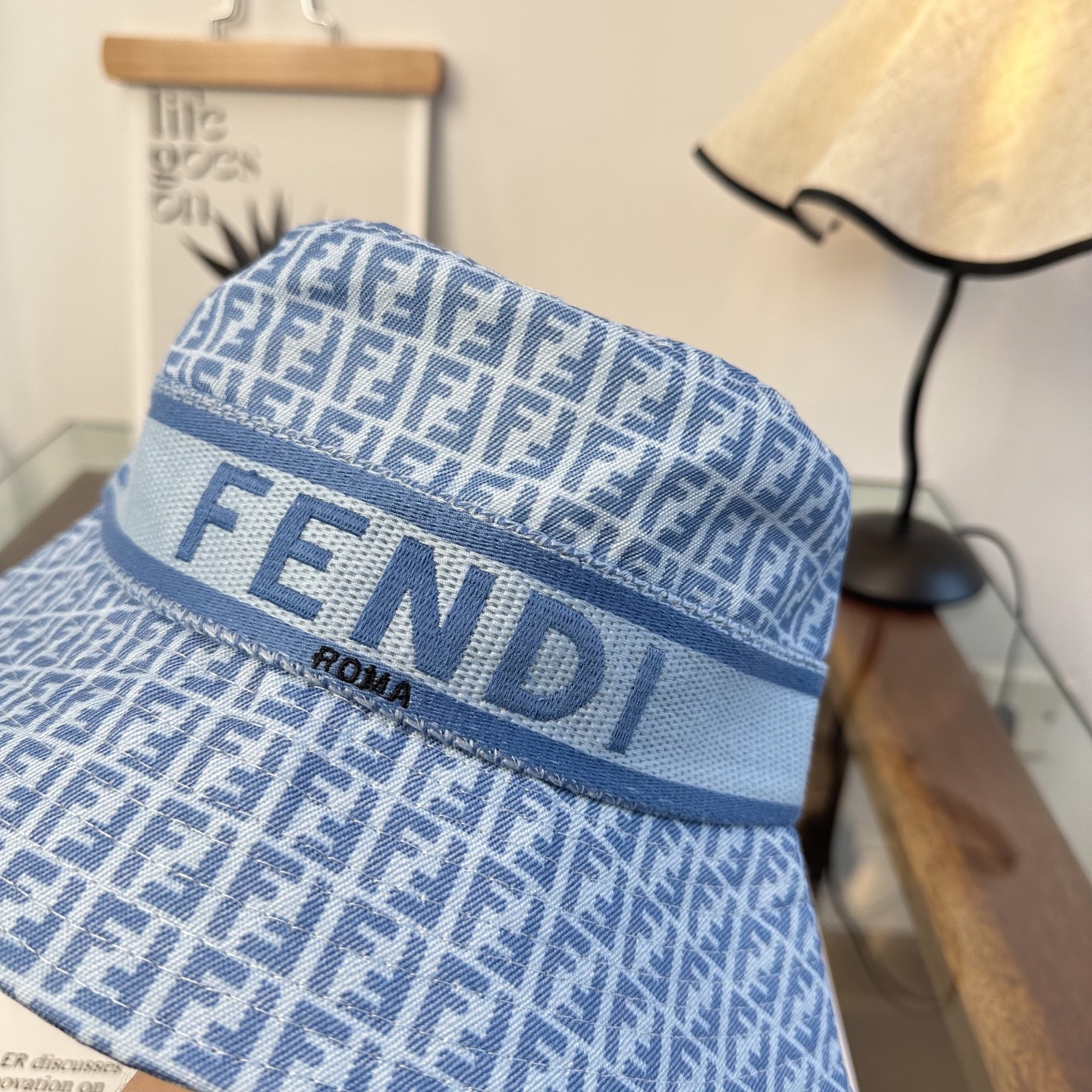 FEND芬迪 原单渔夫帽 专柜热卖款 轻盈透气。完美版型，对格精准无误，原厂品质，独家实物拍摄，男女适用