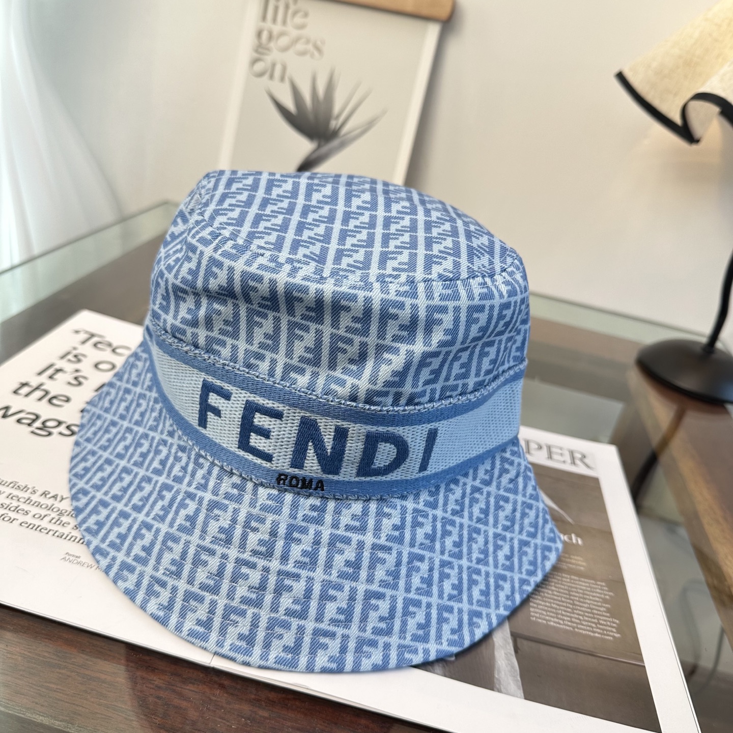 FEND芬迪 原单渔夫帽 专柜热卖款 轻盈透气。完美版型，对格精准无误，原厂品质，独家实物拍摄，男女适用