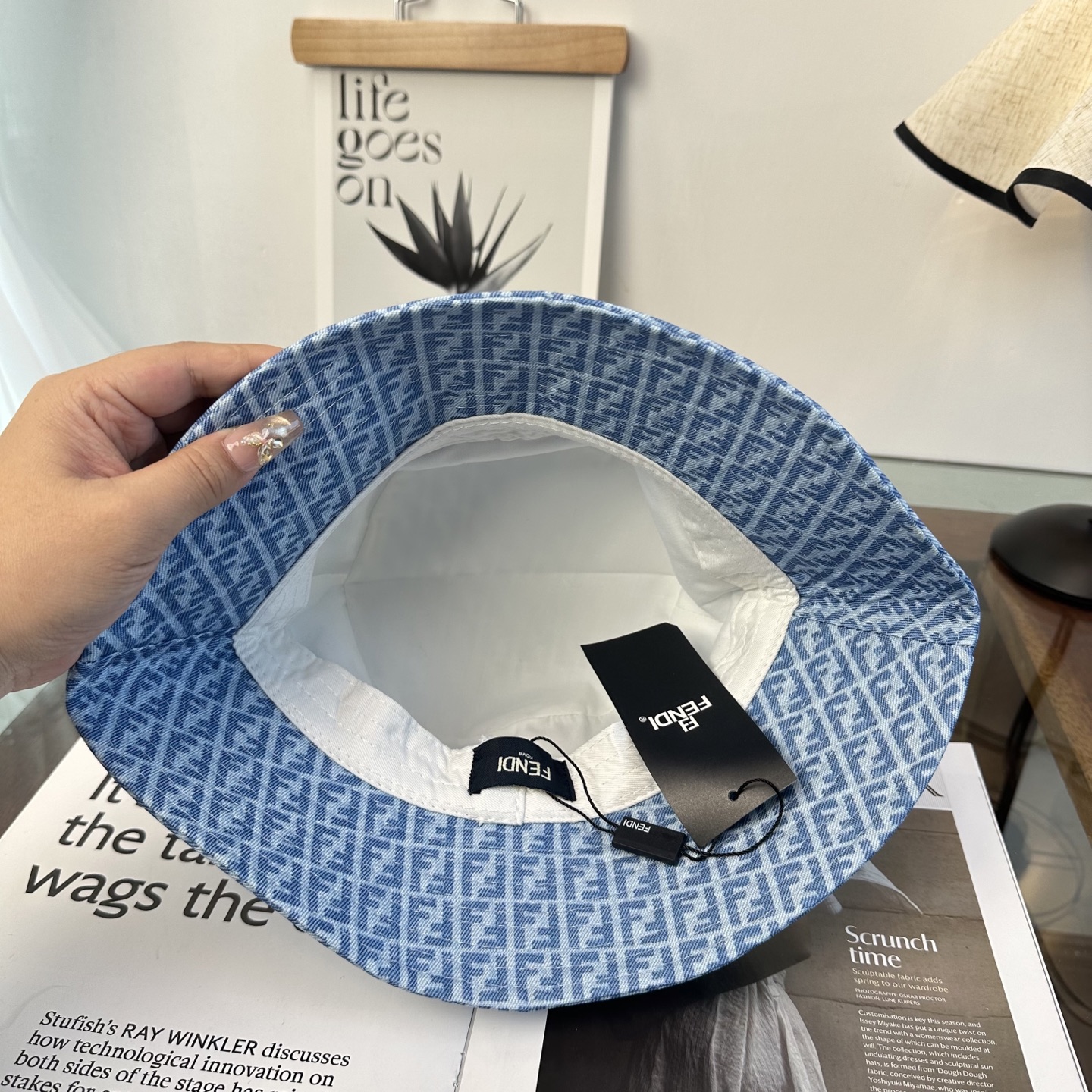 FEND芬迪 原单渔夫帽 专柜热卖款 轻盈透气。完美版型，对格精准无误，原厂品质，独家实物拍摄，男女适用