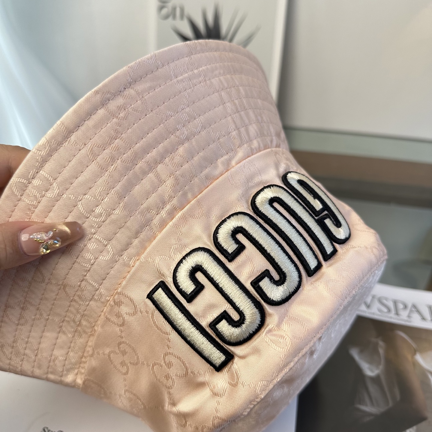 Gucci 古奇 原单渔夫帽 专柜热卖款 轻盈透气。完美版型，对格精准无误，原厂品质，独家实物拍摄，男女