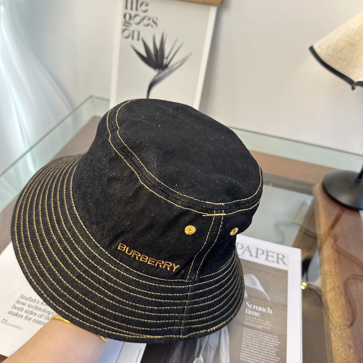 Burberry Burberry（巴宝莉） 渔夫帽 款 轻盈透气。完美版型，对格精准无误， 品质，独家 摄，男女适用