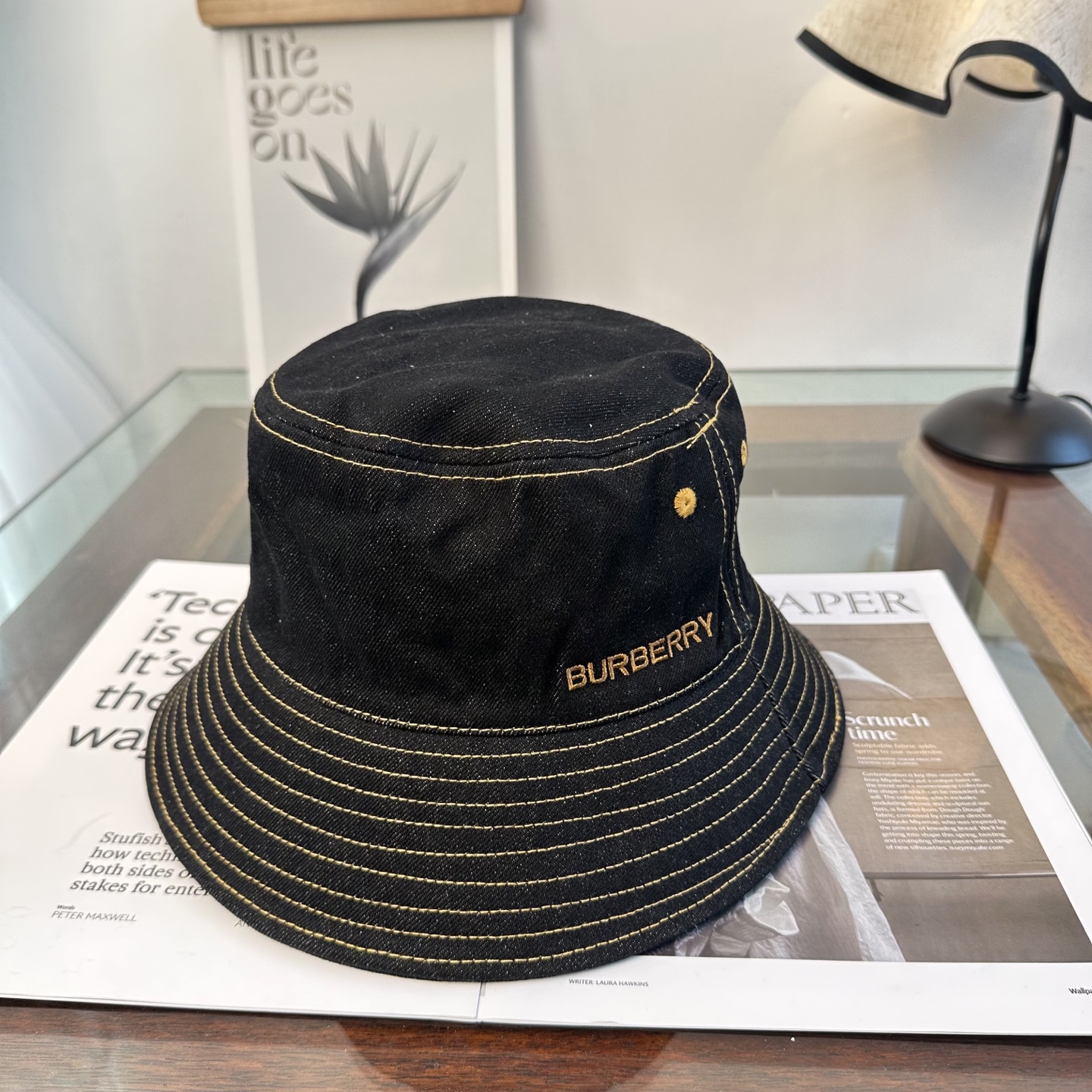 Burberry Burberry（巴宝莉） 渔夫帽 款 轻盈透气。完美版型，对格精准无误， 品质，独家 摄，男女适用