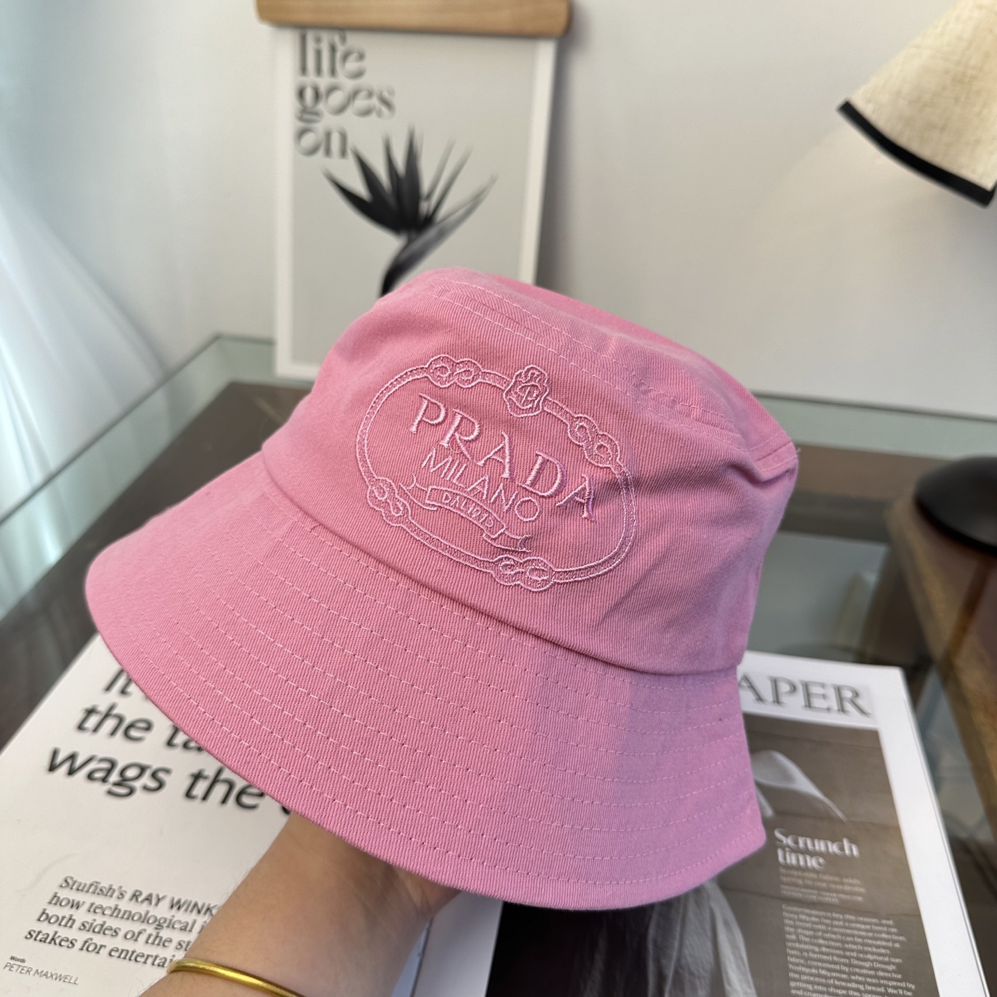 普拉达 Prada 经典渔夫帽，显脸小 大牌款超好搭配，赶紧入手！