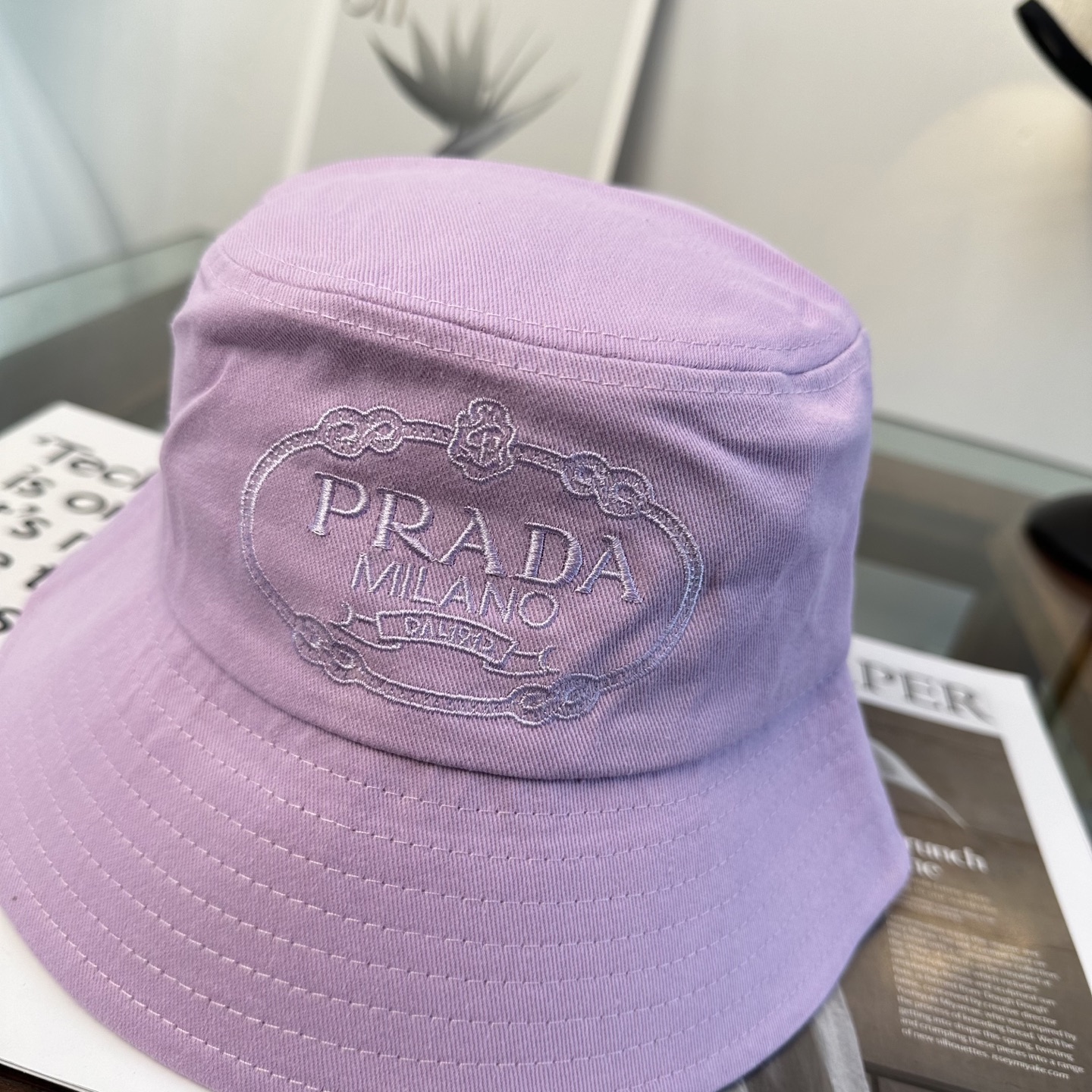 普拉达 Prada 经典渔夫帽，显脸小 大牌款超好搭配，赶紧入手！