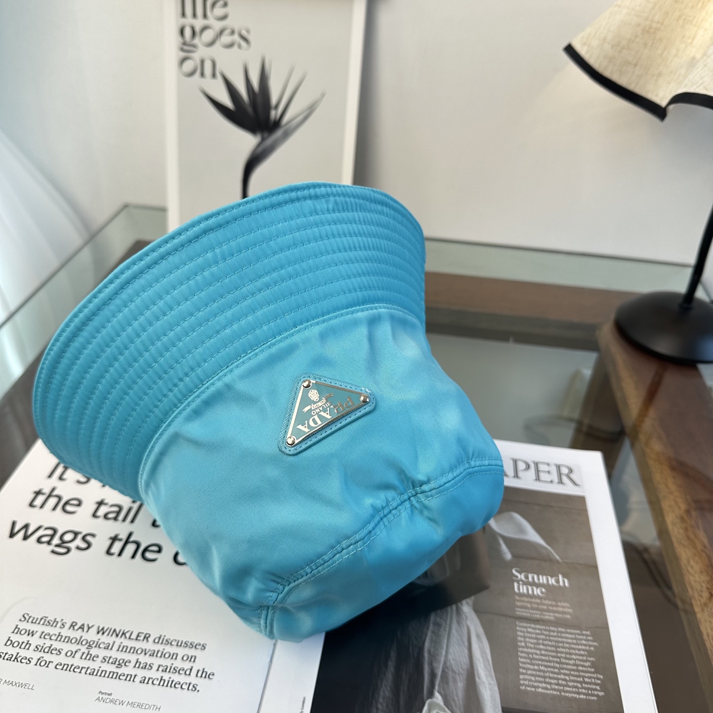 普拉达 Prada 经典三角标渔夫帽，显脸小 大牌款超好搭配，赶紧入手！