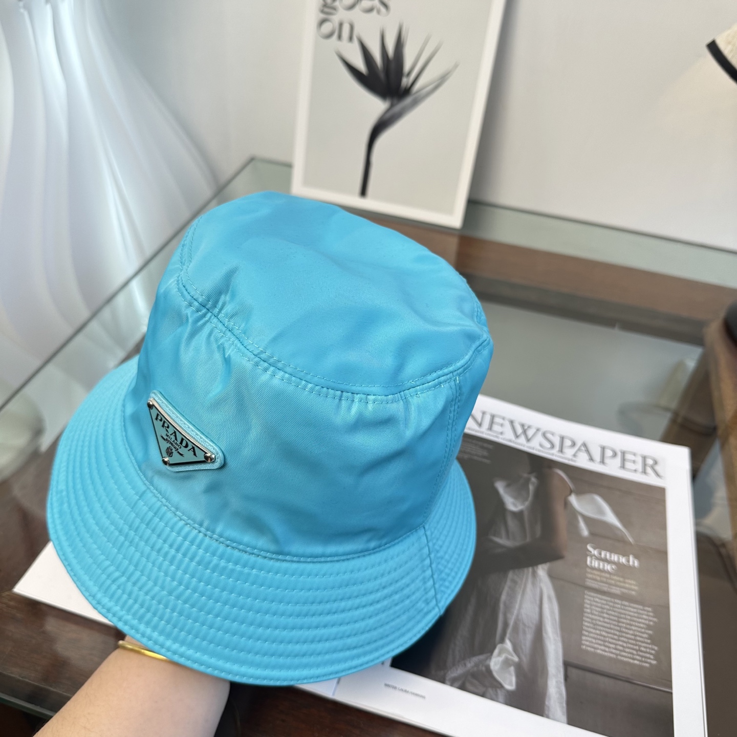 普拉达 Prada 经典三角标渔夫帽，显脸小 大牌款超好搭配，赶紧入手！