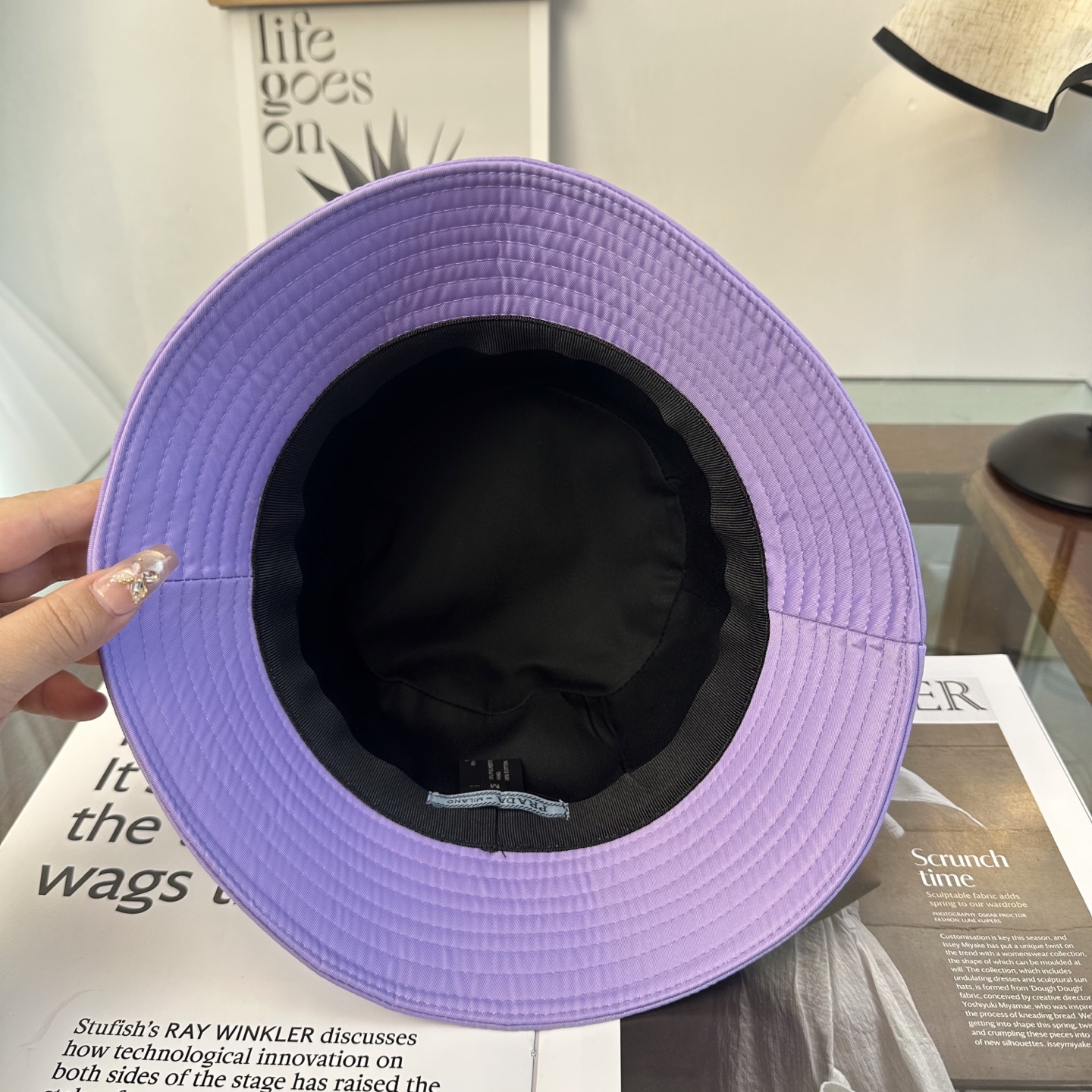 普拉达 Prada 经典三角标渔夫帽，显脸小 大牌款超好搭配，赶紧入手！