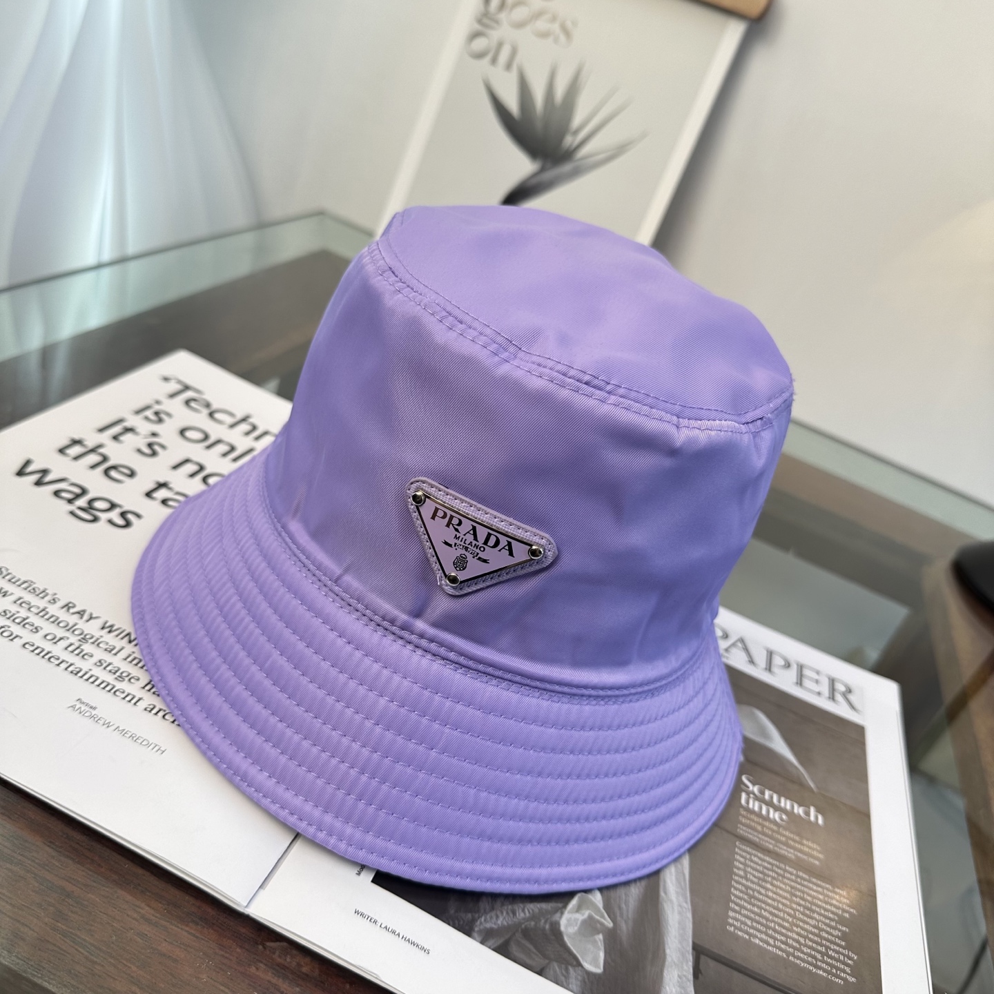 普拉达 Prada 经典三角标渔夫帽，显脸小 大牌款超好搭配，赶紧入手！