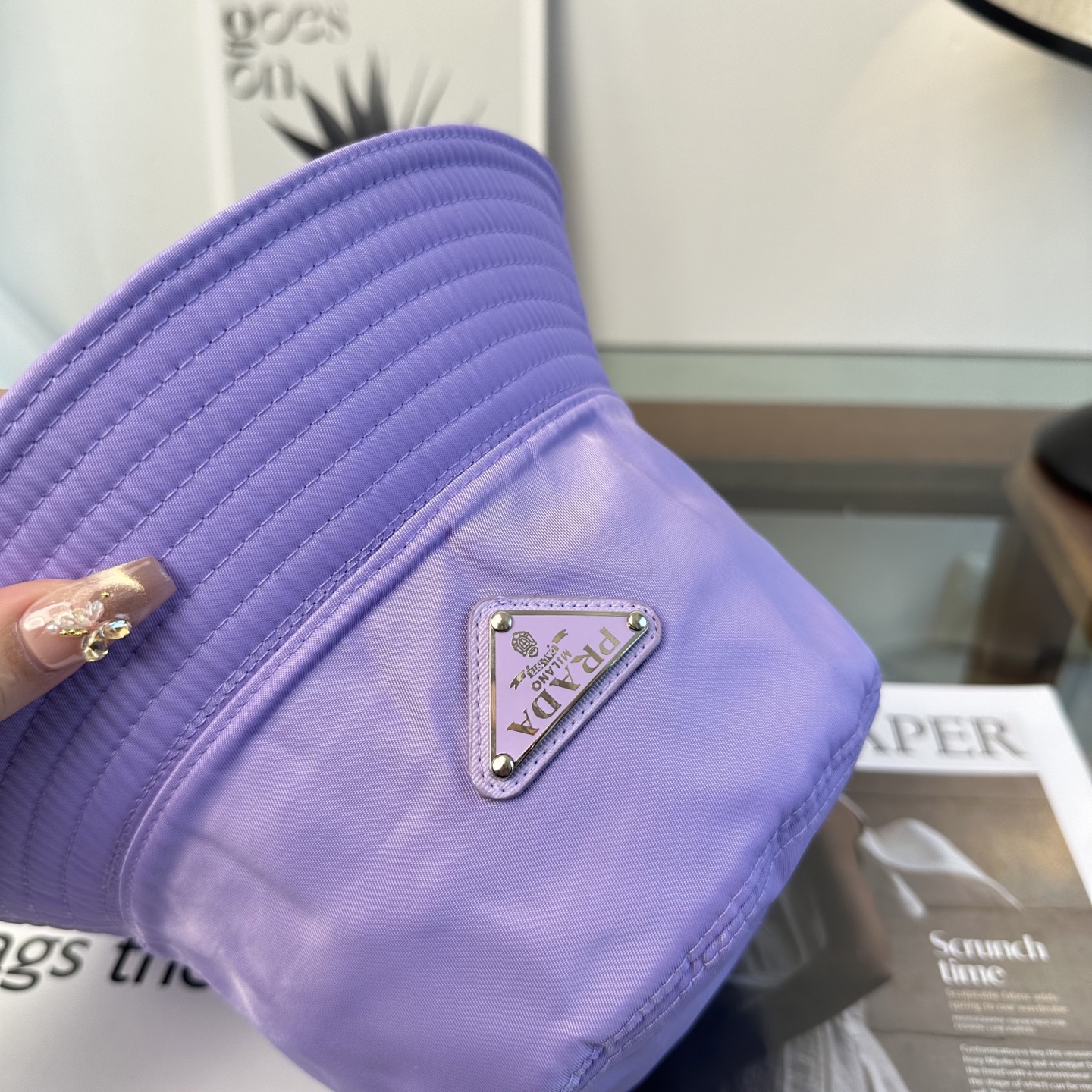 普拉达 Prada 经典三角标渔夫帽，显脸小 大牌款超好搭配，赶紧入手！